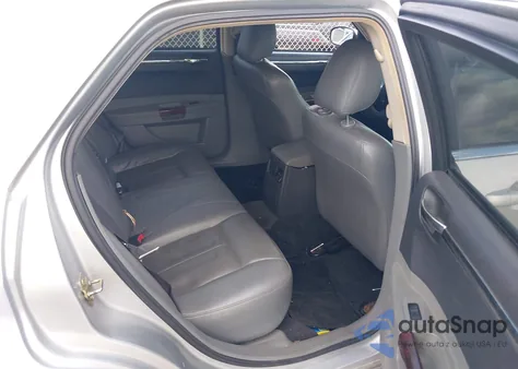 2005 Chrysler 300 Touring z USA, uszkodzony, nr VIN 2C3JA53G45H512214